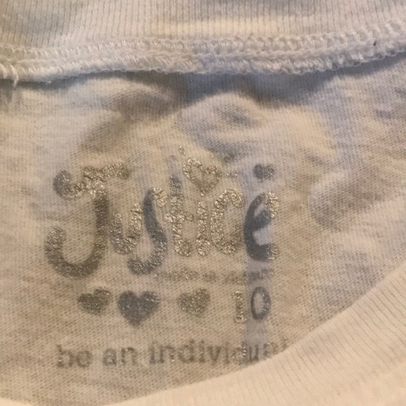 Mom Rocks Graphic Tee - Picture 2 of 3